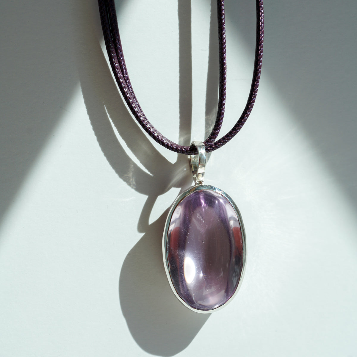 Oval Buff Top Rose de France amethyst necklace in silver