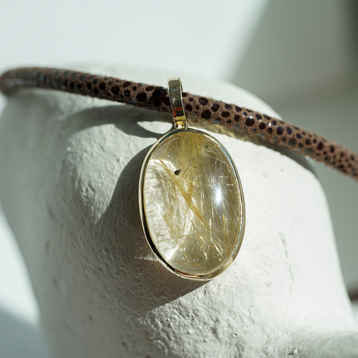 Golden Rutilated Quartz cabochon necklace in gold