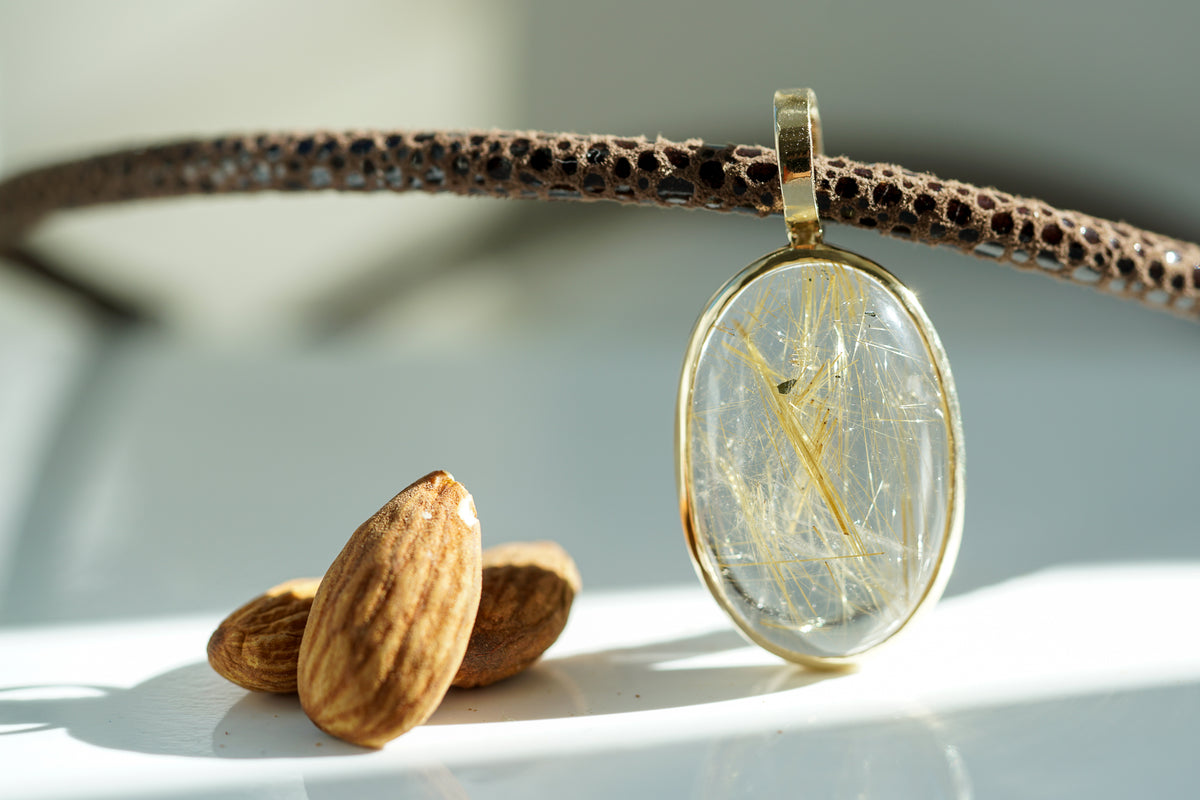 Golden Rutilated Quartz cabochon necklace in gold