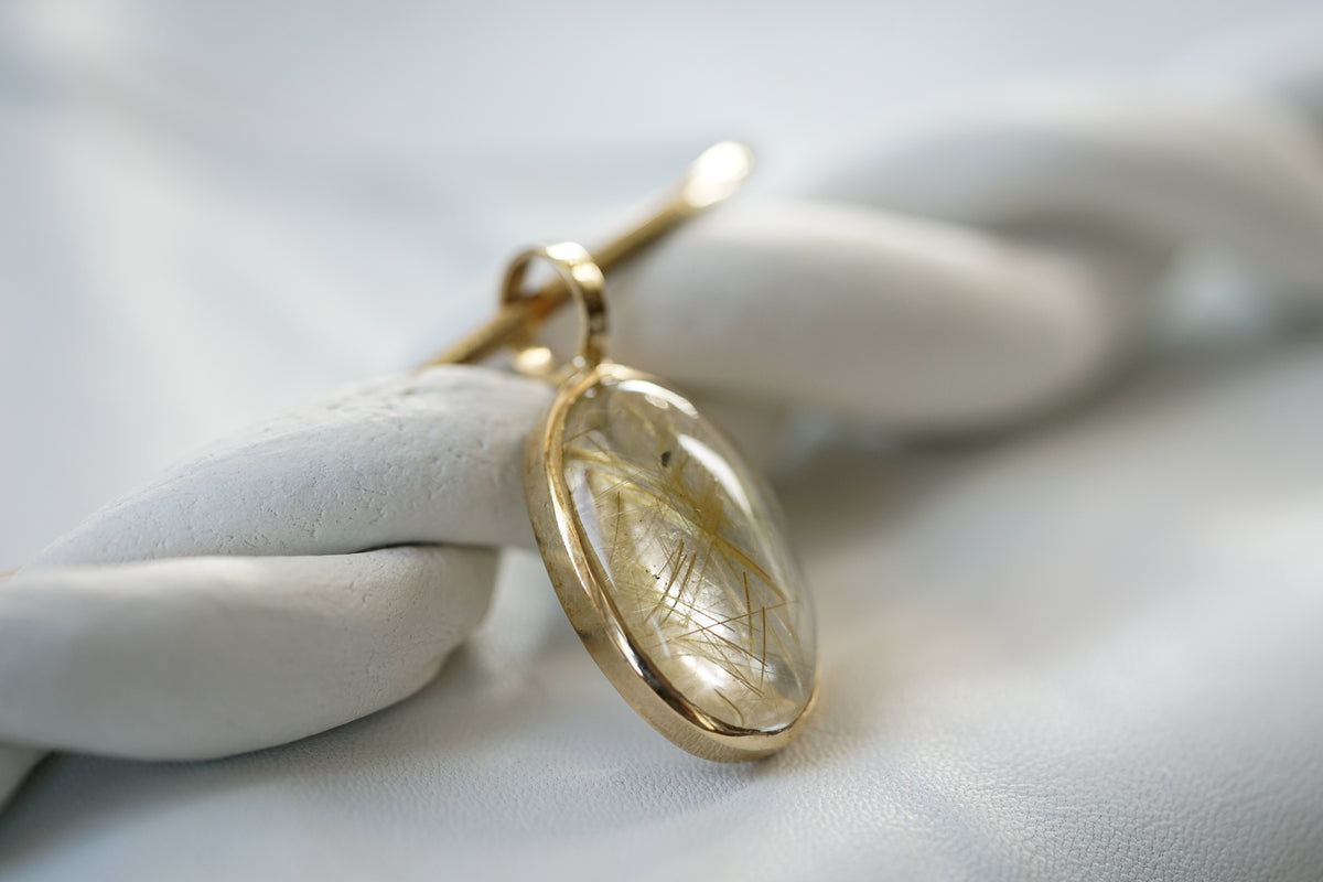 Golden Rutilated Quartz cabochon necklace in gold