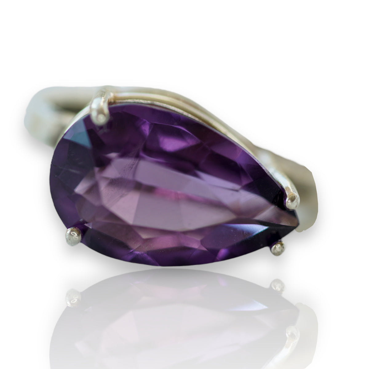 Pear shaped amethyst ear cuff in silver